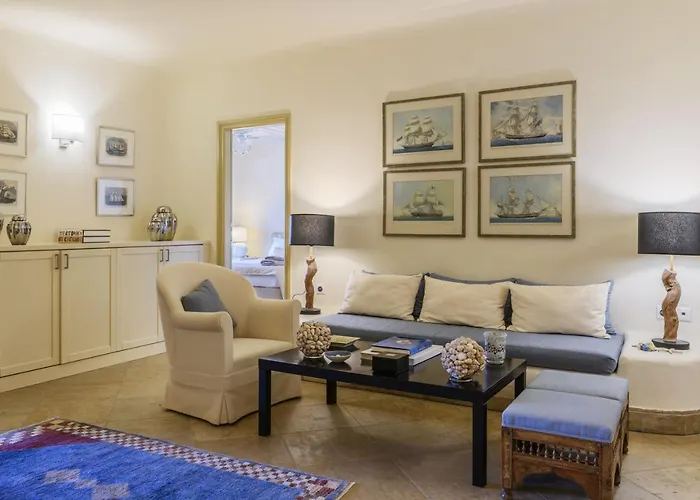 Yasmina Villa Tourlos