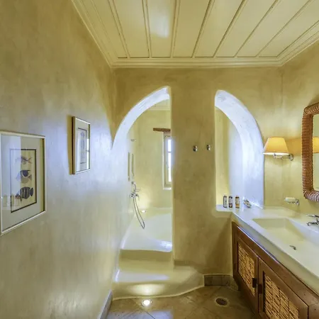 Yasmina Villa *