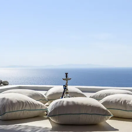 Yasmina Villa *