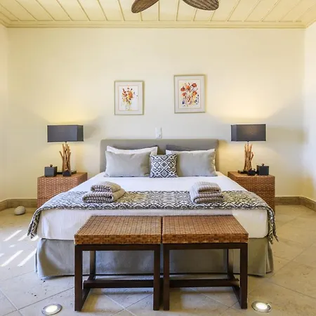 Yasmina Villa *