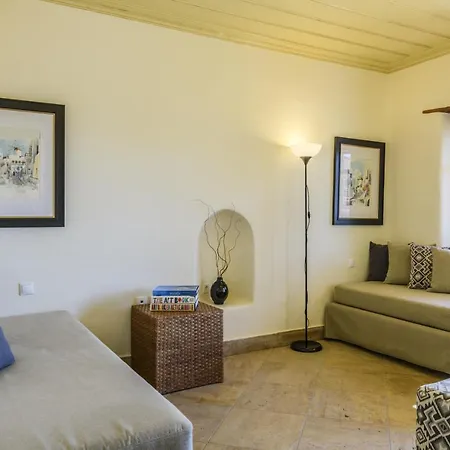 Yasmina Villa Tourlos