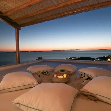 Yasmina Villa *