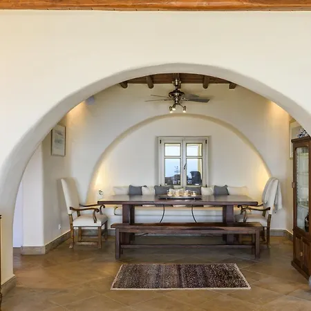 Yasmina Villa *