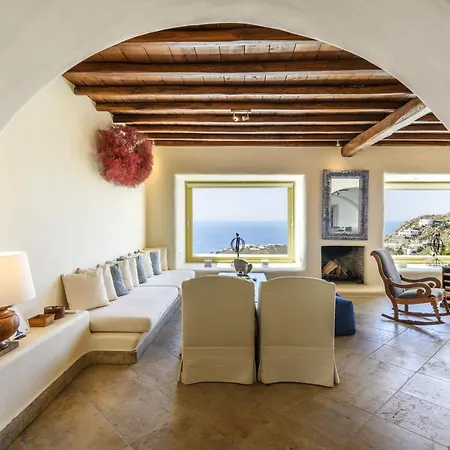 Yasmina Villa Tourlos