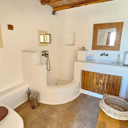 Yasmina Villa Tourlos