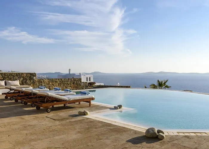 Yasmina تورلوس